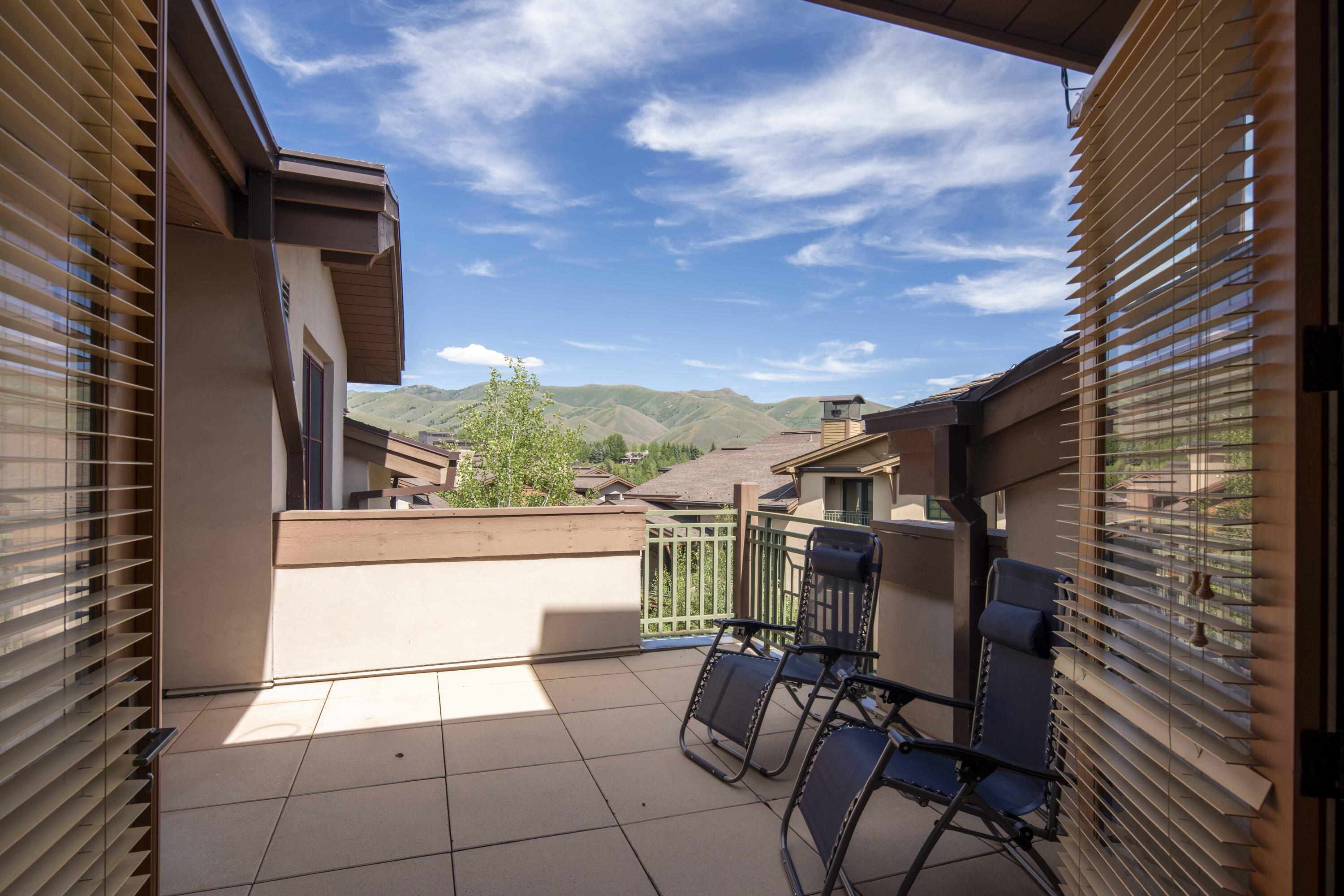 109 Angani Way, Unit 15 Sun Valley, ID 83353 - Photo 25 of 43 Primary Suite Balcony
