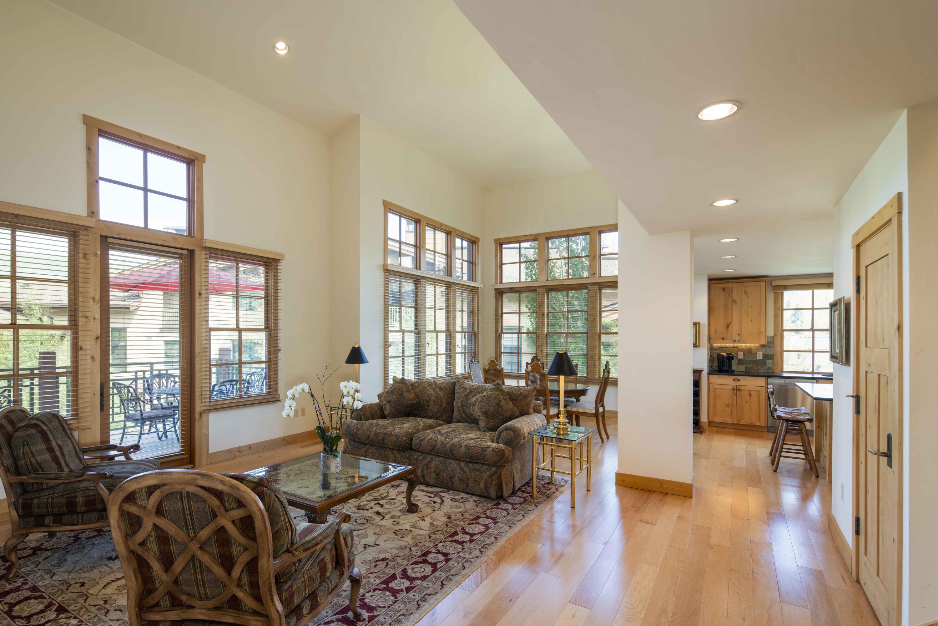 109 Angani Way, Unit 15 Sun Valley, ID 83353 - Photo 7 of 43 Living Room to Dining