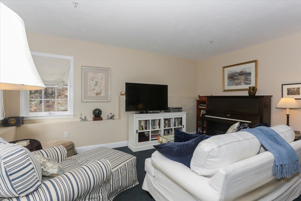 20 Leonard Street, Unit 1 Gloucester, MA 01930 - Photo 3 of 30