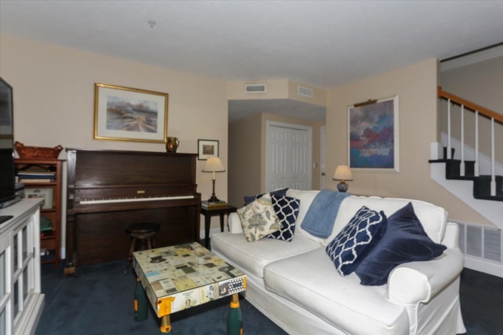 20 Leonard Street, Unit 1 Gloucester, MA 01930 - Photo 4 of 30