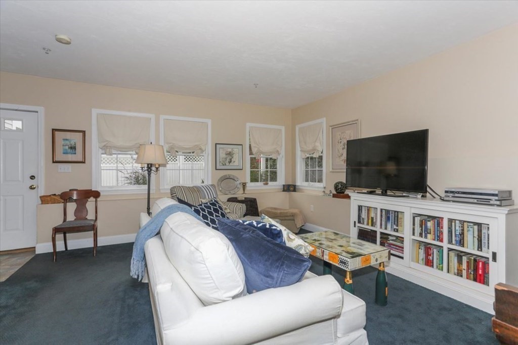 20 Leonard Street, Unit 1 Gloucester, MA 01930 - Photo 6 of 30