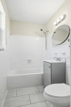 $1,900 | 215 South Federal Highway, Unit 2 REAR, Lake Worth Beach, FL 33460