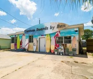 $2,200 | 215 South Federal Highway, Unit 2 REAR, Lake Worth Beach, FL 33460