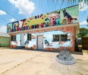 $2,200 | 215 South Federal Highway, Unit 2 REAR, Lake Worth Beach, FL 33460