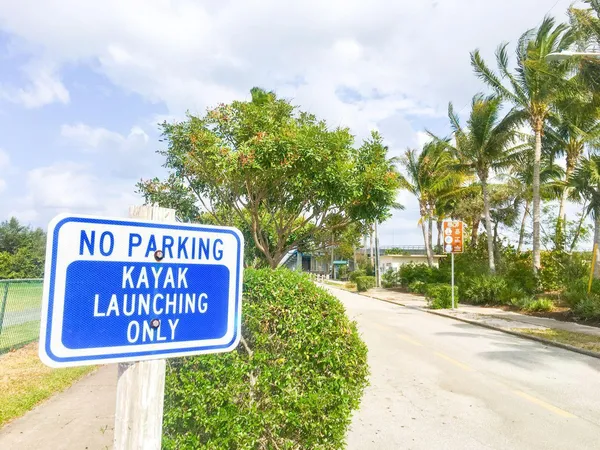 $2,200 | 215 South Federal Highway, Unit 2 REAR, Lake Worth Beach, FL 33460