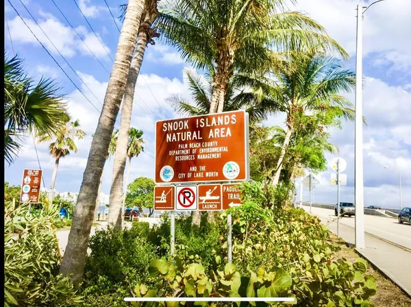 $1,900 | 215 South Federal Highway, Unit 2 REAR, Lake Worth Beach, FL 33460