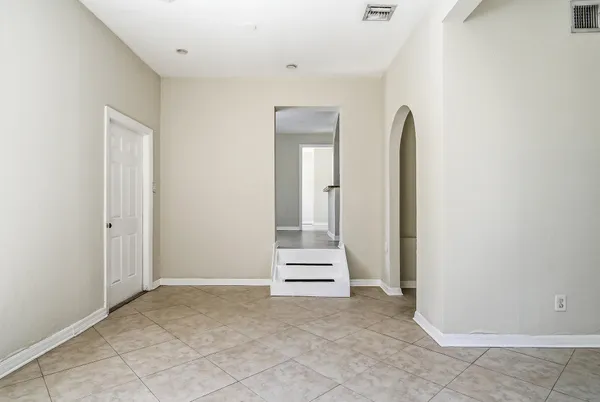 $1,900 | 215 South Federal Highway, Unit 2 REAR, Lake Worth Beach, FL 33460