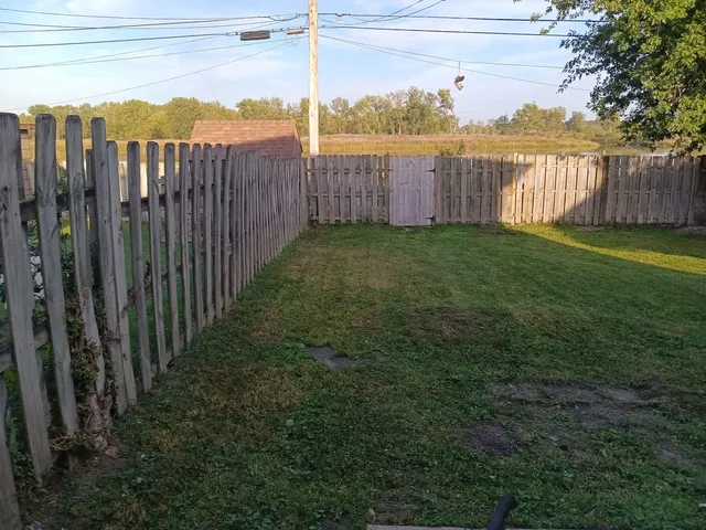 $265,000 | 13921 South Manistee Avenue, Burnham, IL 60633