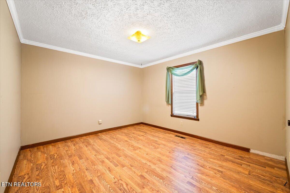318 Springfield Drive La Follette, TN 37766 - Photo 4 of 46 16-318 Springfield Dr