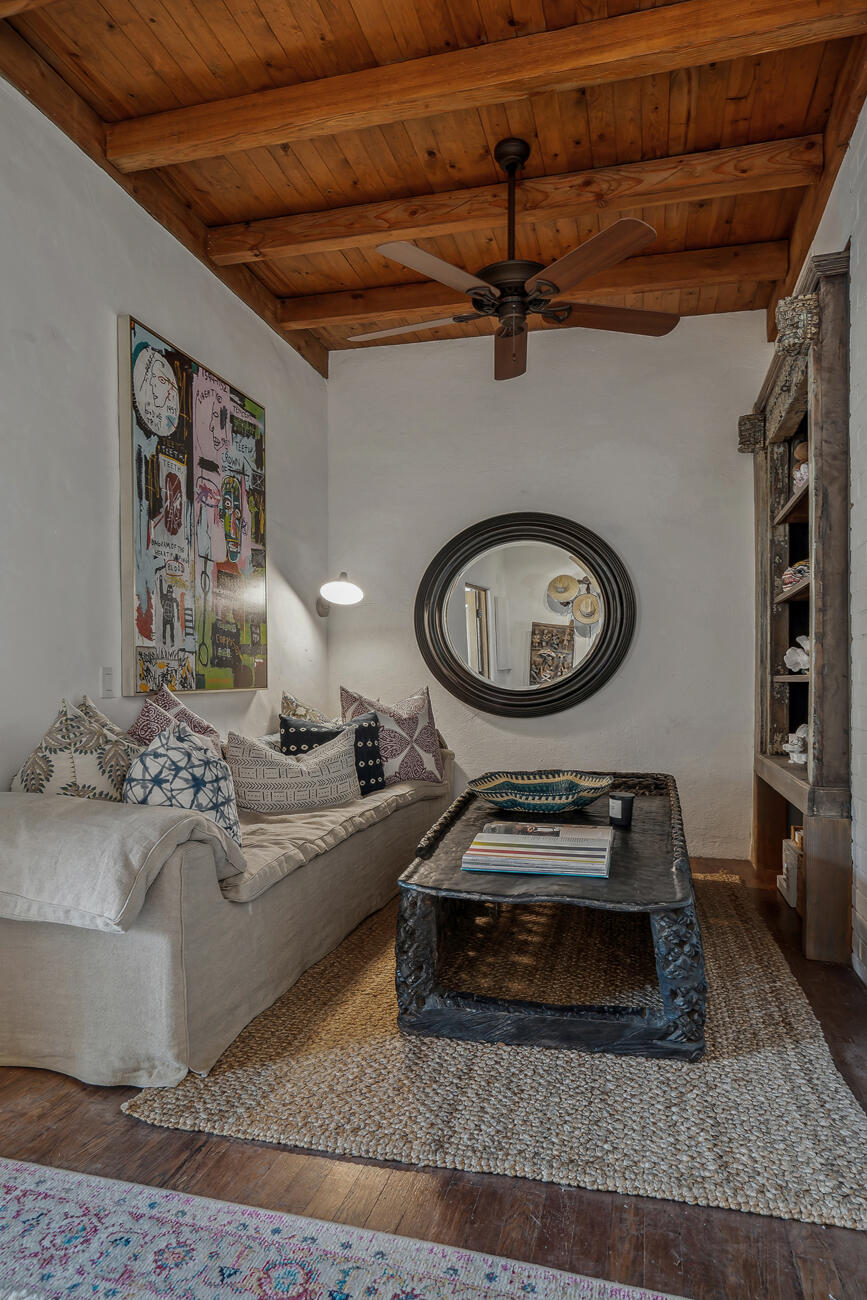 71607 Sahara Road Rancho Mirage, CA 92270 - Photo 19 of 63 a view of a livingroom with furniture