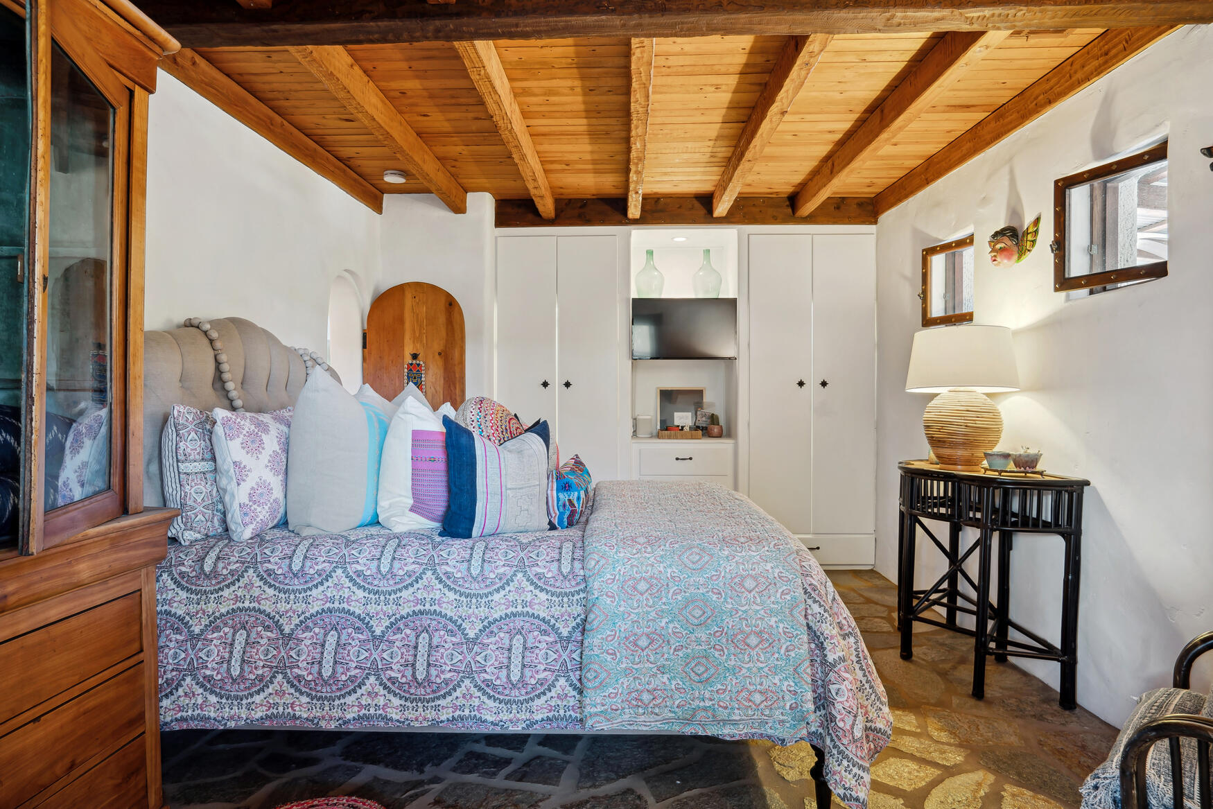 71607 Sahara Road Rancho Mirage, CA 92270 - Photo 46 of 63 a living room with furniture and wooden floor
