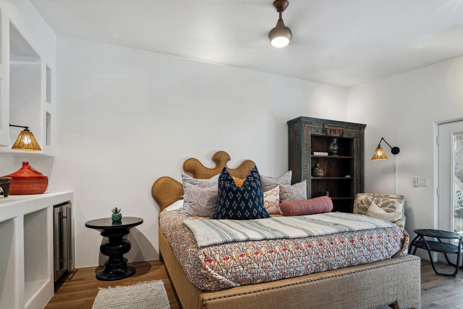 71607 Sahara Road Rancho Mirage, CA 92270 - Photo 53 of 63 a bedroom with a bed and a chandelier