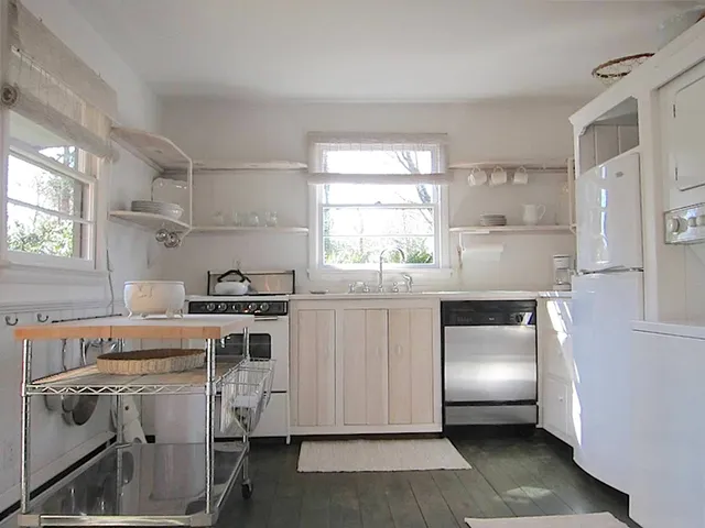 $25,000 | 60 Lumber Lane, Bridgehampton, NY 11932