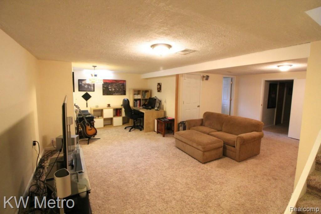 42591 Park Ridge Road Novi, MI 48375 - Photo 19 of 42