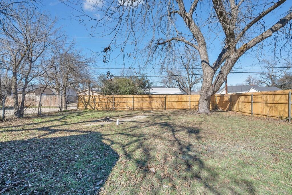 2001 Colcord Avenue Waco, TX 76707 - Photo 25 of 26 a view of a yard with an outdoor space