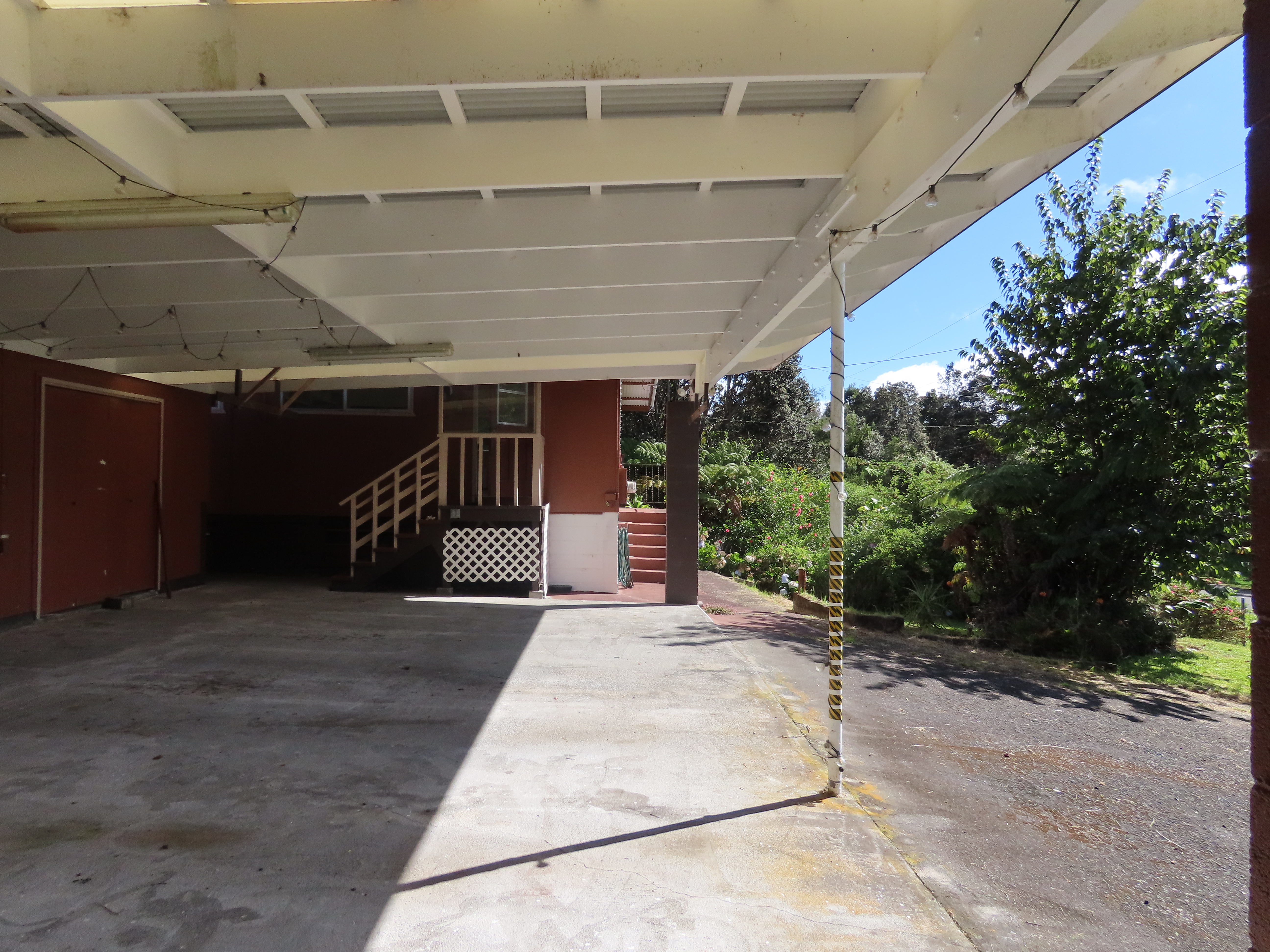 19-3940 Hoonanea Street Volcano, HI 96785 - Photo 3 of 16