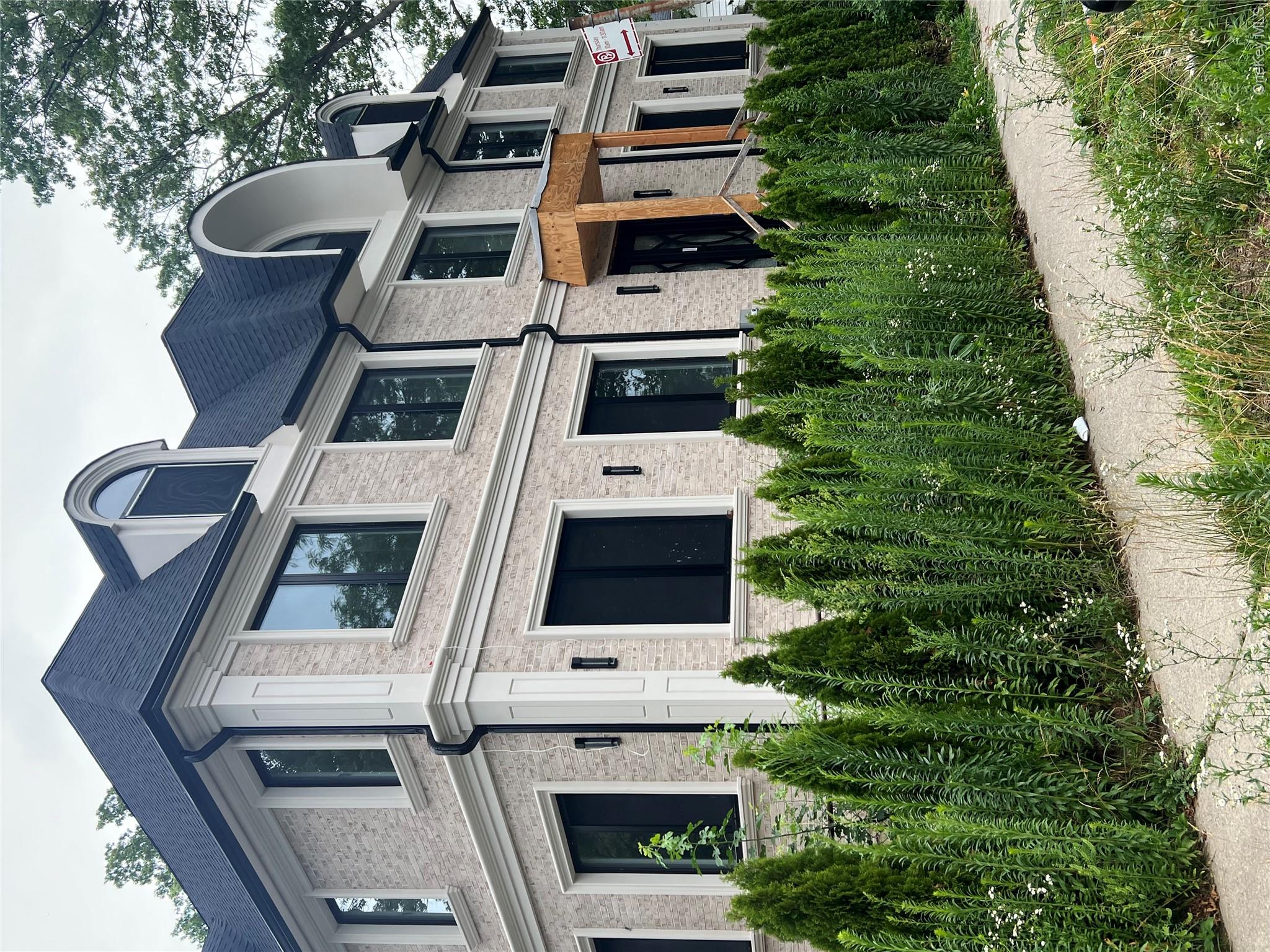 85-07 Abingdon Road Queens, NY 11415 - Photo 3 of 5