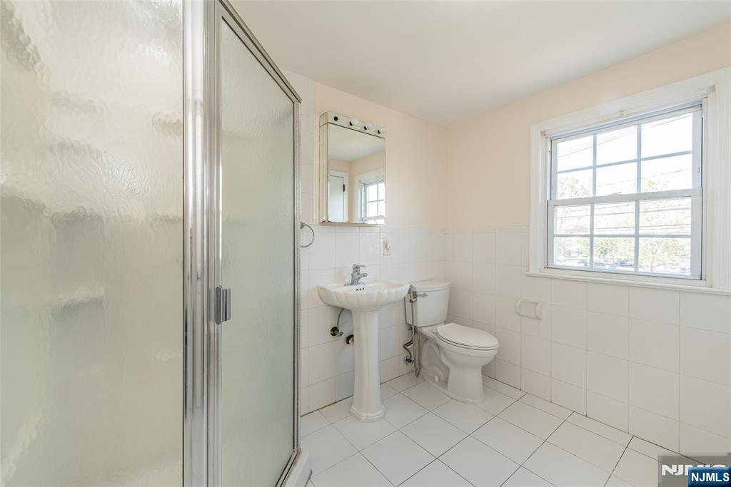 42 West Spring Valley Avenue Maywood, NJ 07607 - Photo 18 of 24