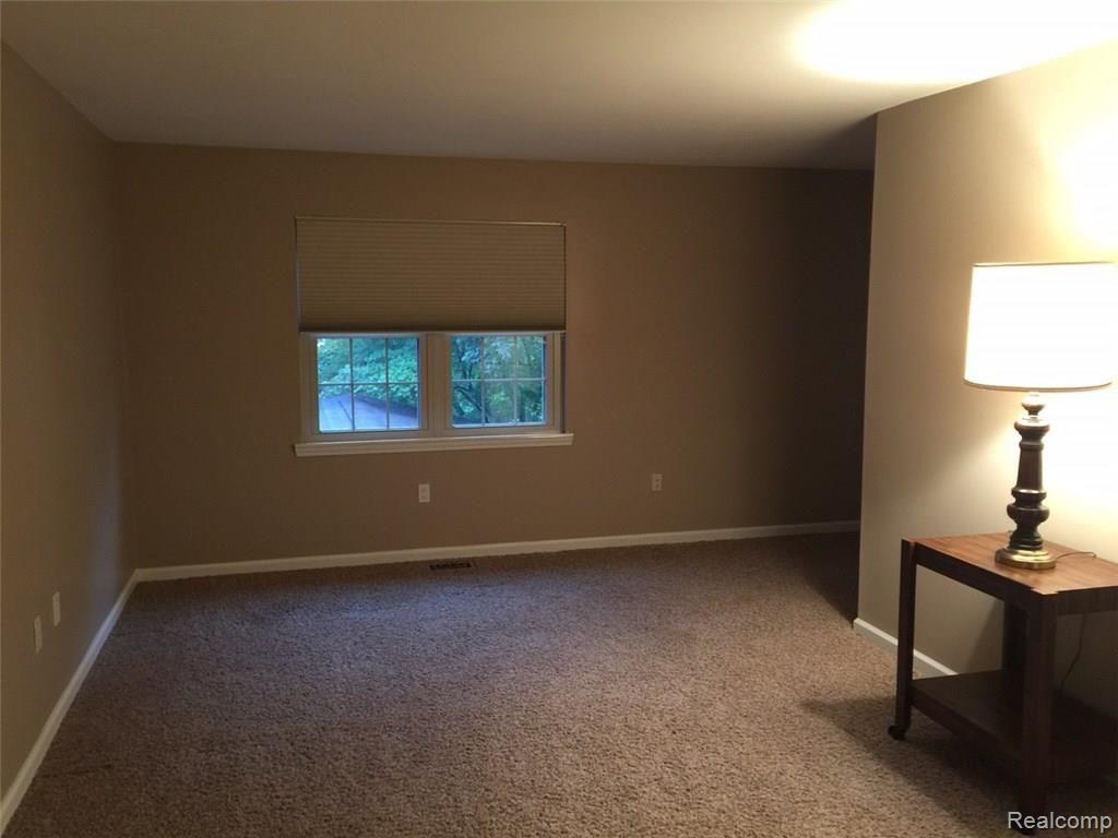 40599 Village Wood Road Novi, MI 48375 - Photo 20 of 43