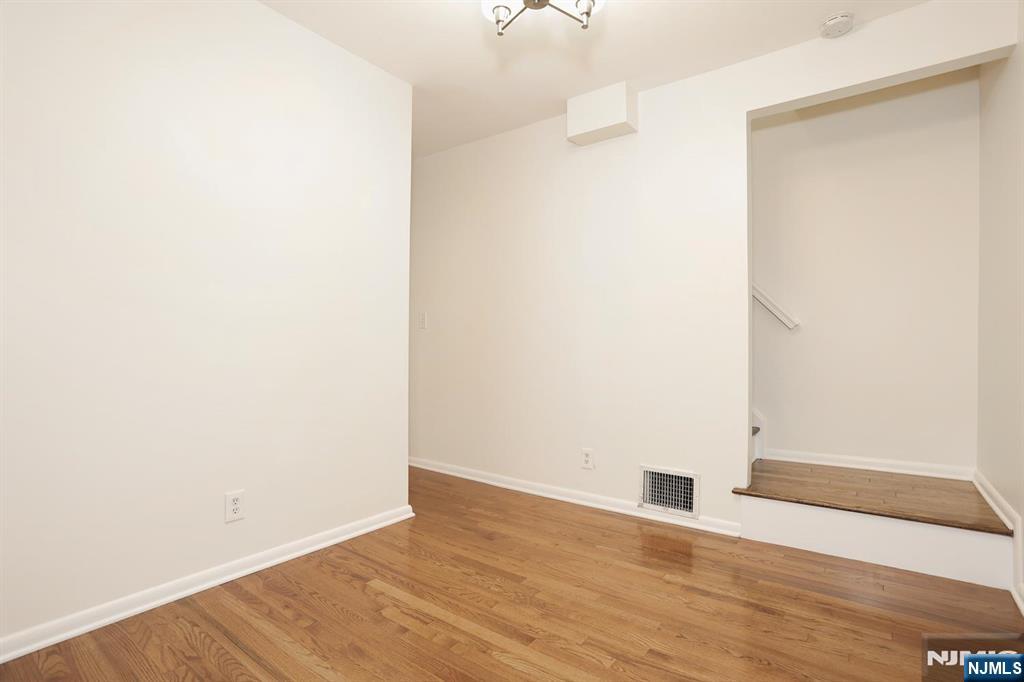 515 North Monroe Street Ridgewood, NJ 07450 - Photo 15 of 32 Gallery Image 15