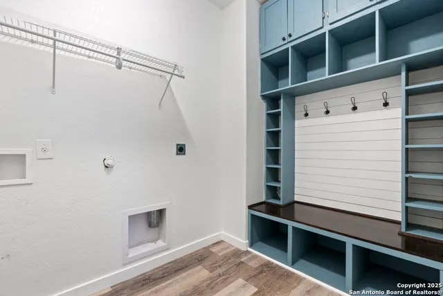 a view of walk in closet