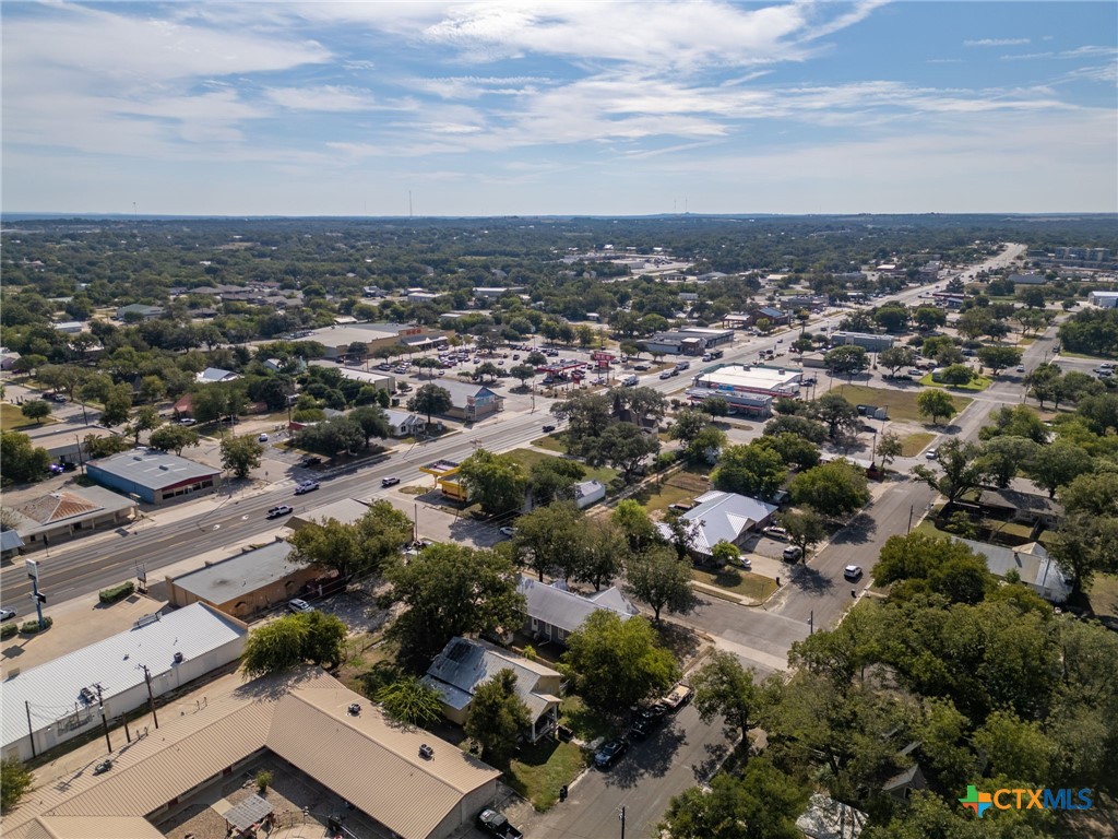 107 West 5th Street Lampasas, TX 76550 - Photo 4 of 32