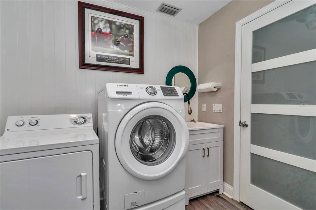 814 Oak Road Ocala, FL 34472 - Photo 49 of 52 a utility room with dryer and washer