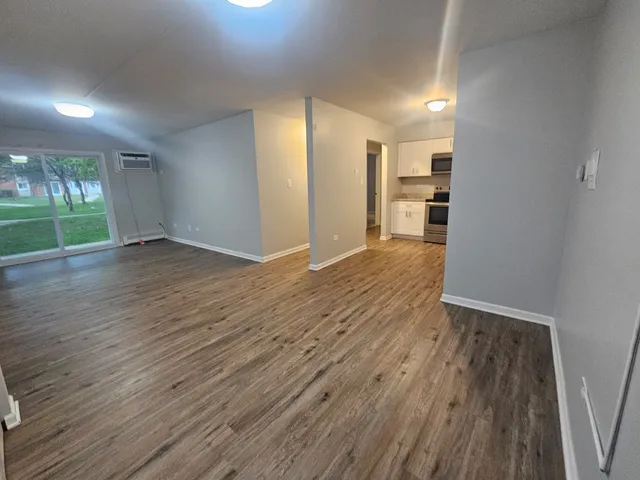 $184,000 | 125 West Elk Trail, Unit 124, Carol Stream, IL 60188