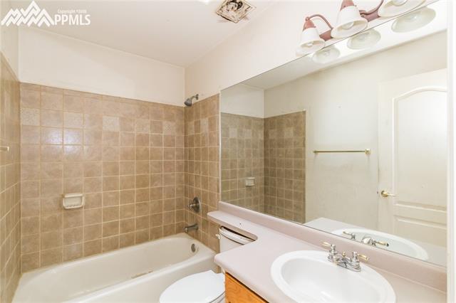 3551 Indigo Ridge Point Colorado Springs, CO 80910 - Photo 15 of 20