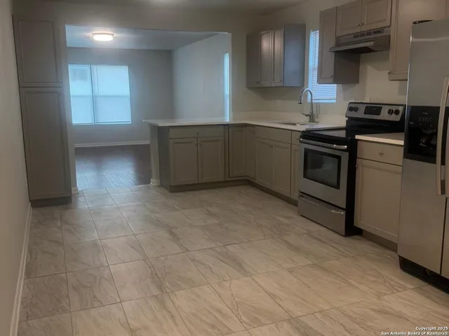 $1,600 | 306 Cupples Road, San Antonio, TX 78207