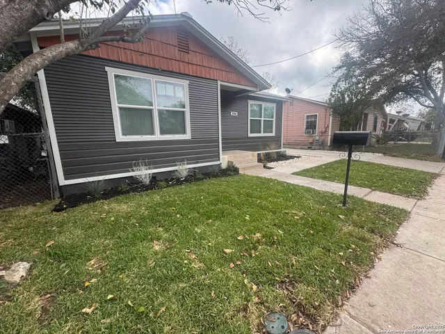 $1,600 | 306 Cupples Road, San Antonio, TX 78207