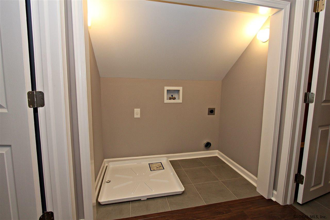 1124 Outer Drive Rotterdam, NY 12303 - Photo 10 of 25 Photo 10