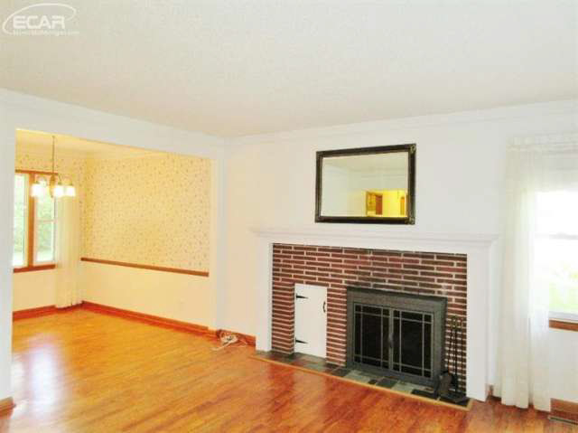 303 Dale Street Flushing, MI 48433 - Photo 2 of 14 20451100-1.JPG