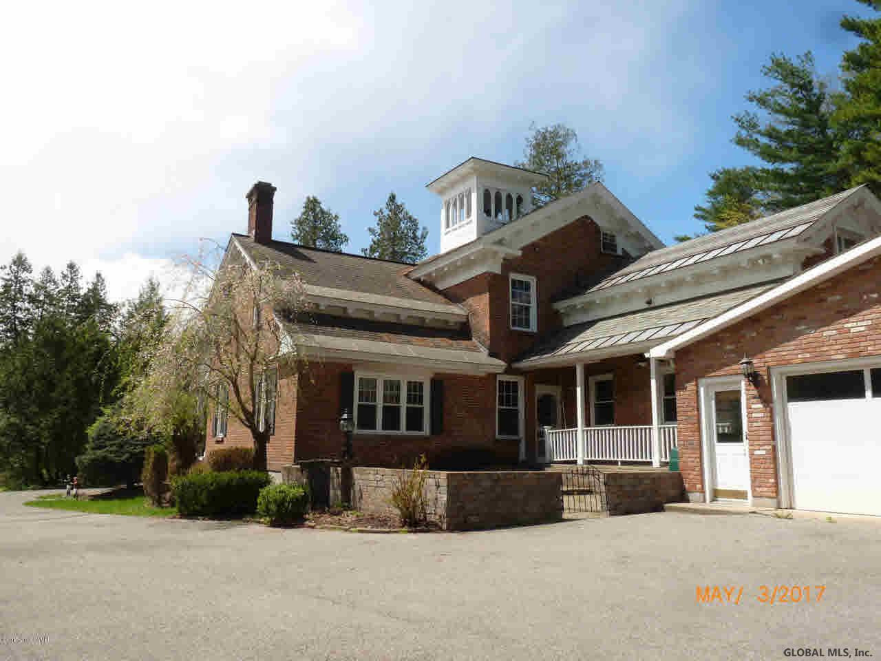 3 Locust Grove Road Saratoga Springs, NY 12866 - Photo 5 of 30 Photo 5