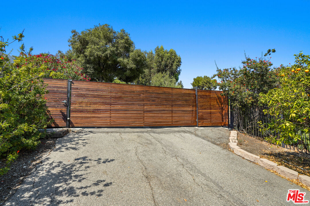 27861 Winding Way Malibu, CA 90265 - Photo 36 of 36