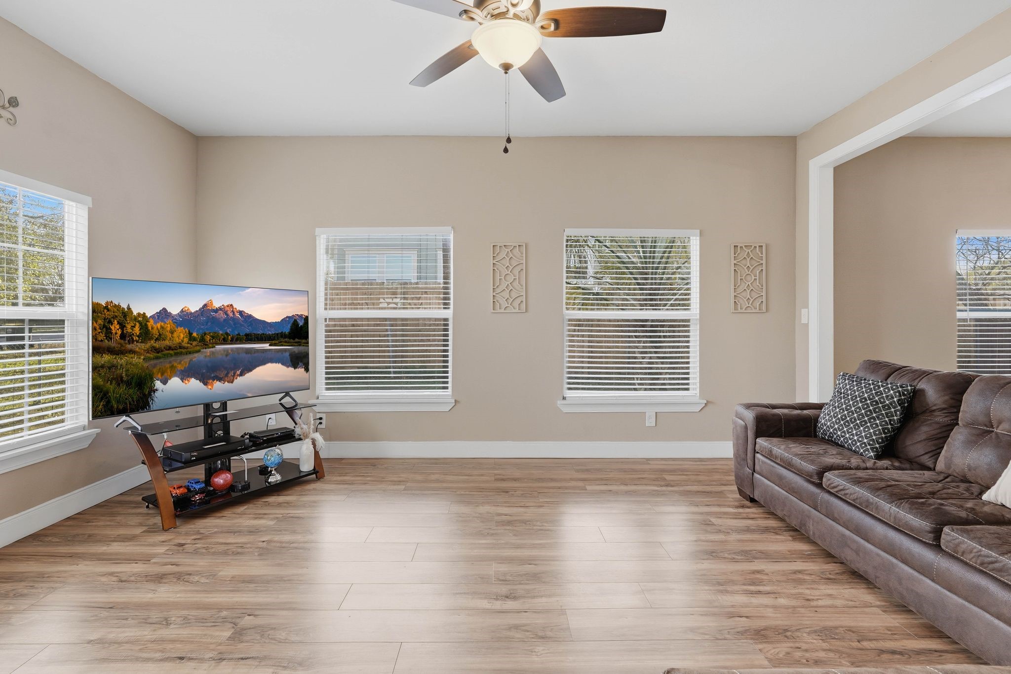 308 East Phillips Street Conroe, TX 77301 - Photo 8 of 36 a living room with furniture and window