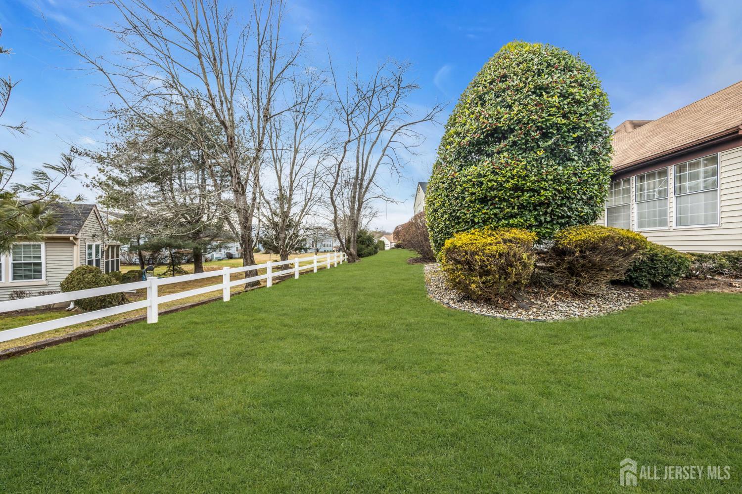6 Winslow Road Monroe Township, NJ 08831 - Photo 33 of 33 a view of a backyard with a garden