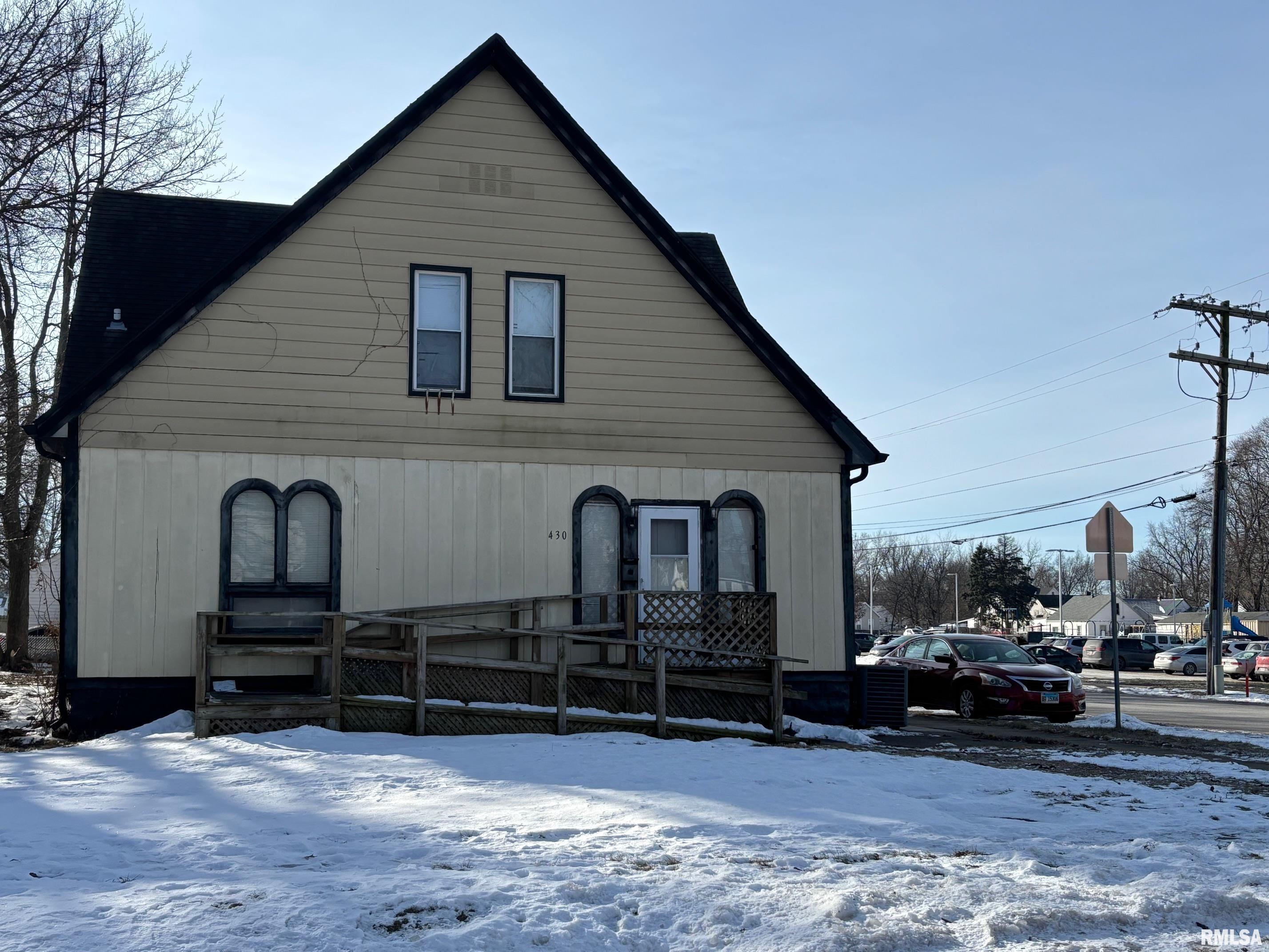 430 West Elliott Avenue Springfield, IL 62702 - Photo 1 of 22 Gallery Image 1