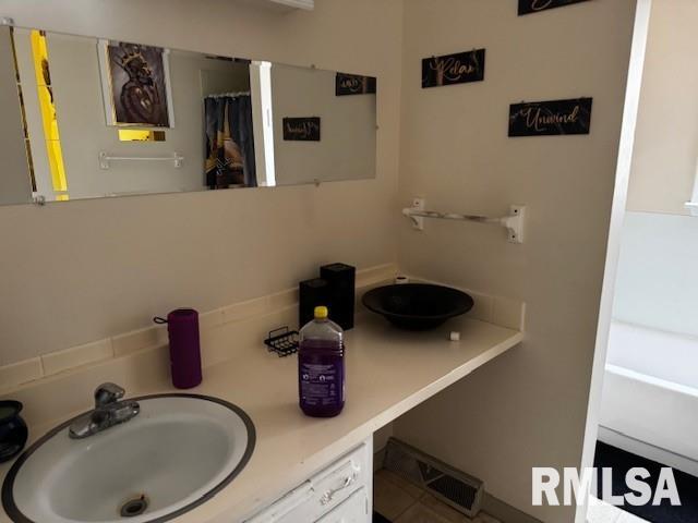 430 West Elliott Avenue Springfield, IL 62702 - Photo 14 of 22 Gallery Image 14