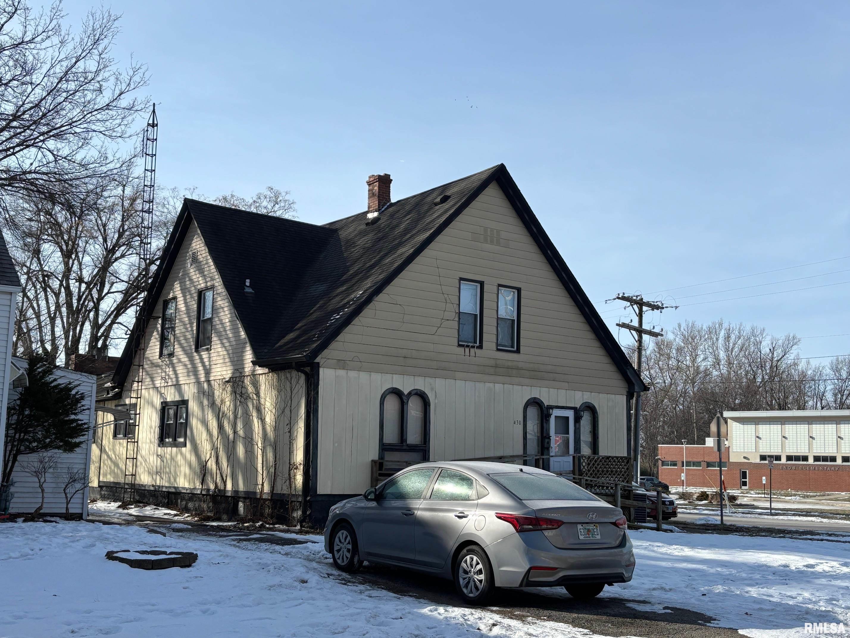 430 West Elliott Avenue Springfield, IL 62702 - Photo 2 of 22 Gallery Image 2
