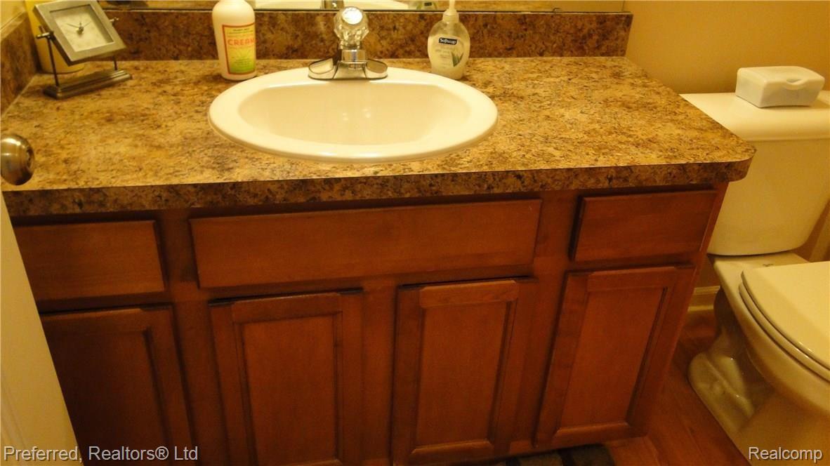 41496 Glade Road, Unit 58 Canton, MI 48187 - Photo 18 of 39 DSC07699.jpg