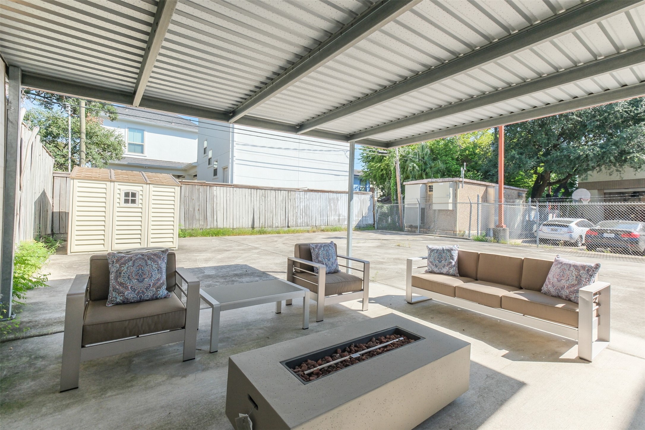 1716 Richmond Avenue, Unit 2 Houston, TX 77098 - Photo 20 of 21 a living room with furniture and a large window