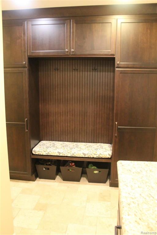 1794 Skyline Drive Rochester Hills, MI 48306 - Photo 15 of 41