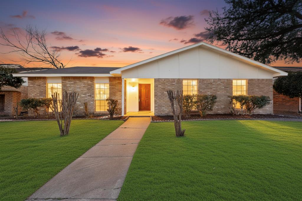 1926 Rambling Ridge Lane Carrollton, TX 75007 - Photo 1 of 37