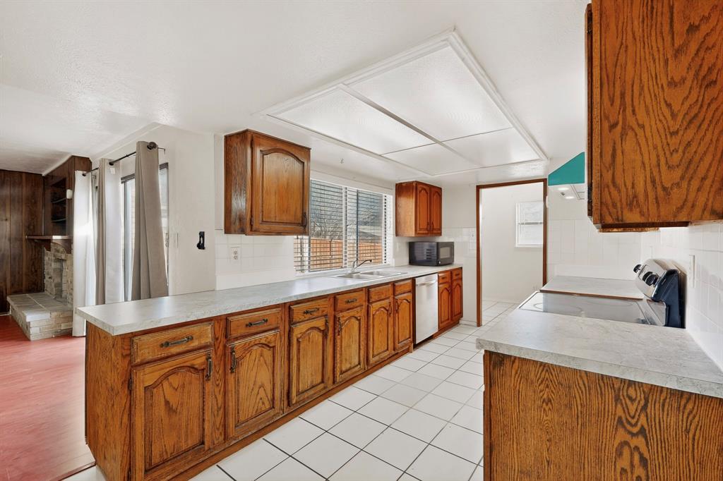 1926 Rambling Ridge Lane Carrollton, TX 75007 - Photo 12 of 37