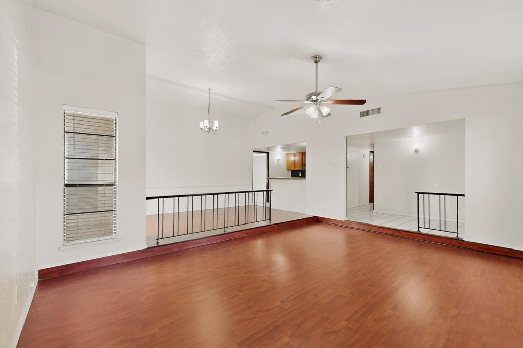 1926 Rambling Ridge Lane Carrollton, TX 75007 - Photo 7 of 37