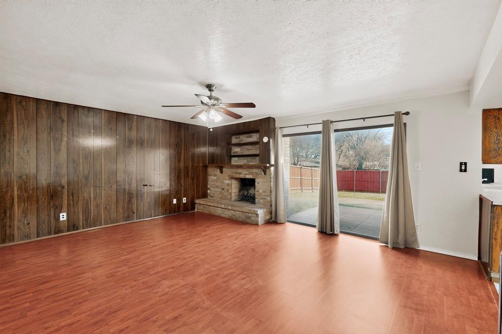 1926 Rambling Ridge Lane Carrollton, TX 75007 - Photo 9 of 37