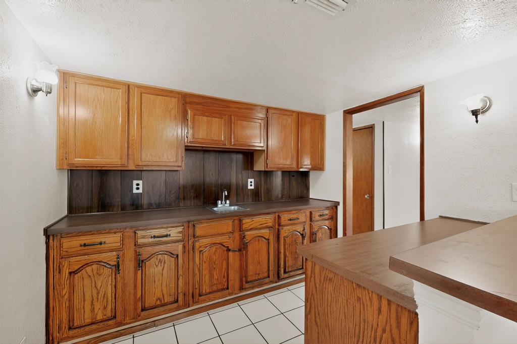 1926 Rambling Ridge Lane Carrollton, TX 75007 - Photo 10 of 37