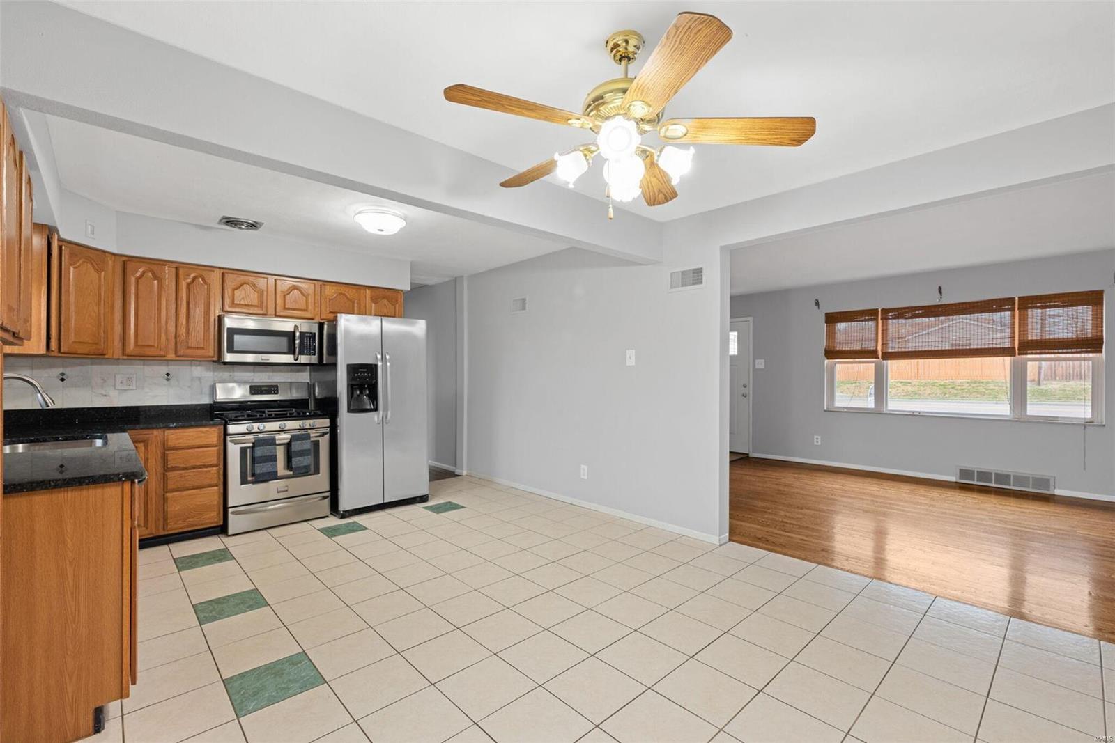1724 Union Road St. Louis, MO 63125 - Photo 3 of 20 Gallery Image 3