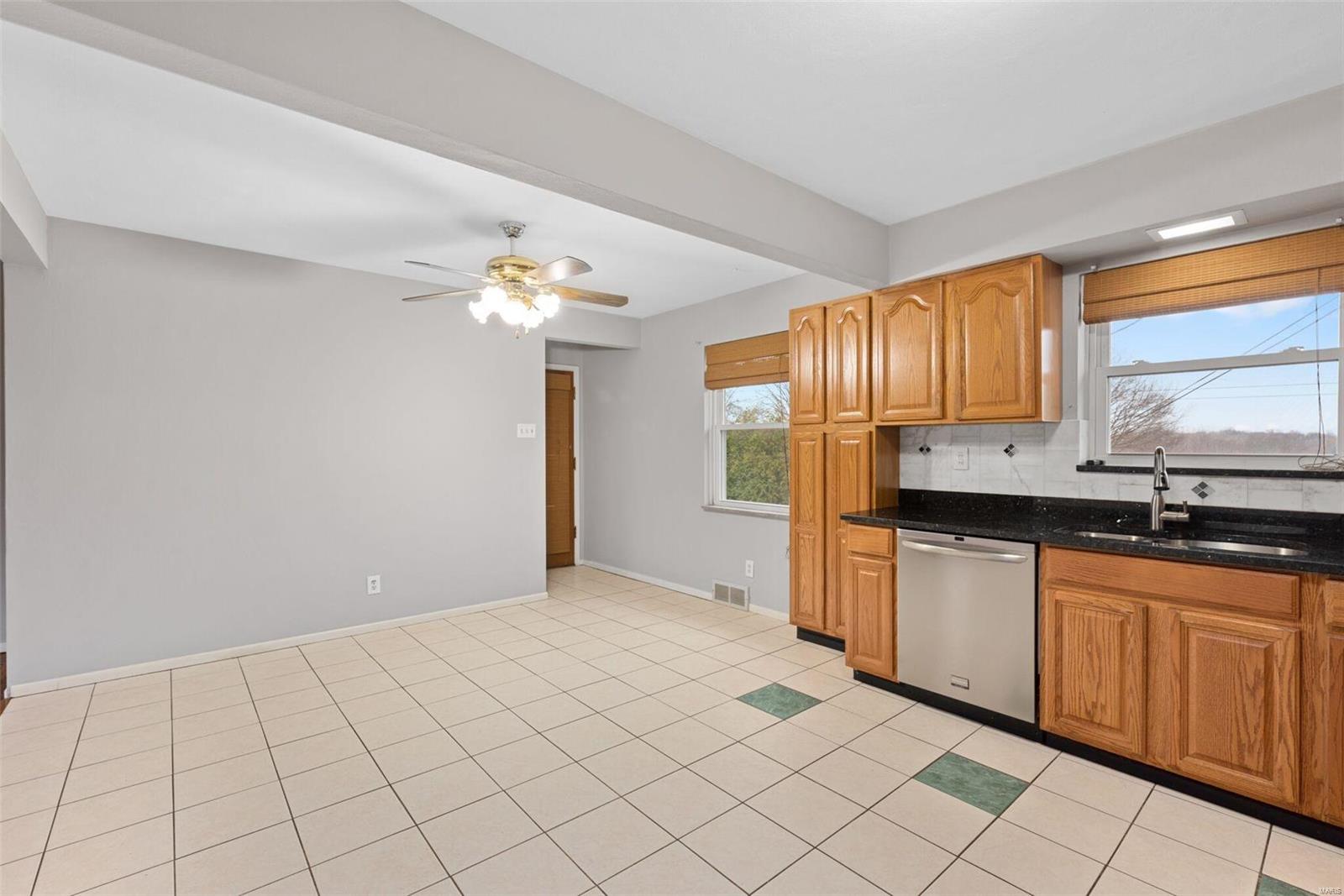 1724 Union Road St. Louis, MO 63125 - Photo 4 of 20 Gallery Image 4